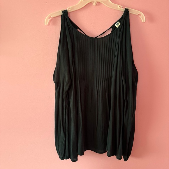 Old Navy Green Pleated Long Sleeve Cold Shoulder Blouse - Picture 2 of 8
